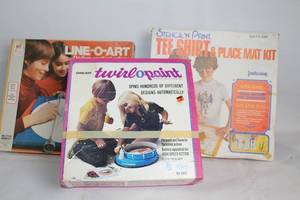 lot 351 image: Set of 4 Vintage Art Kits including Twirl-O-Paint and Stencil n Paint