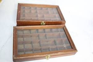 lot 392 image: Set of 2 Vintage Wooden Display Cases with Glass Lid