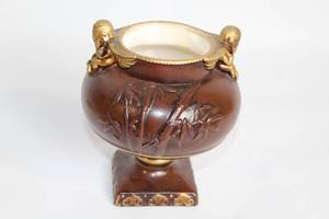 lot 447 image: Decorative Bronze and Gold Vase with Cherub Figures