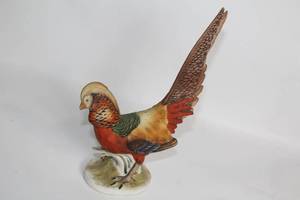 lot 461 image: Elegant Golden Pheasant Porcelain Figurine by Capodimonte