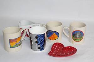 lot 466 image: Collection of 5 Grand Hotel Themed Mugs and 1 Cracker Barrel Heart Dish
