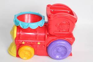 lot 480 image: Colorful Playskool Musical Train Toy