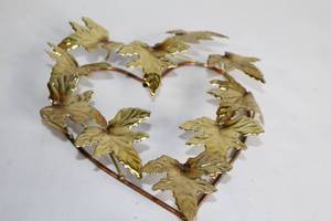 lot 494 image: Vintage Brass Leaf Heart-Shaped Wall Decor