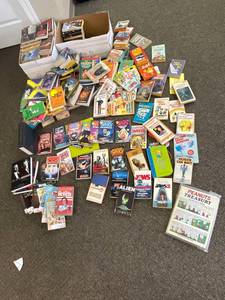 lot 17P image: Vintage Paperback Book Collection - Doctor Who, Jaws