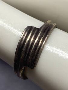 lot 5Z image: Vintage Sterling Silver 925 Wave Design Ring Size 4.5