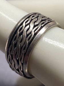 lot 15Z image: Sterling Silver 925 Spinner Ring Size 4