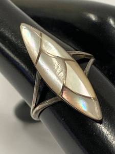 lot 38Z image: Vintage Sterling Silver 925 Mother Of Pearl Ring Size 5.5