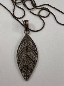 lot 47Z image: Sterling Silver 925 Filigree Leaf Pendant Necklace