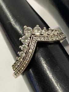 lot 96Z image: Pandora Sterling Silver 925 Crown Chevron Ring Size 6.75