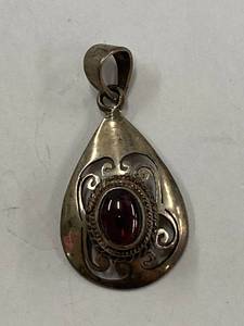lot 100Z image: Vintage Sterling Silver 925 Pendant with Cabochon Stone