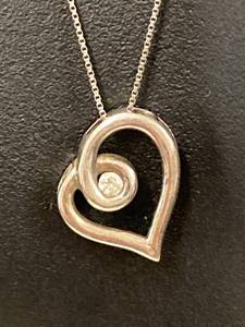lot 103Z image: Elegant Sterling Silver 925 Heart Pendant Necklace with Gem