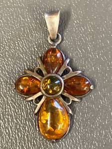 lot 122Z image: V.B. Poland Sterling Silver 925 Amber Pendant