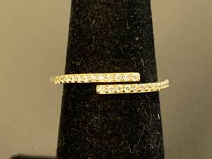 lot 135Z image: Adjustable Sterling Silver 925 Gold Tone Wrap Ring with Clear Stones Size 6