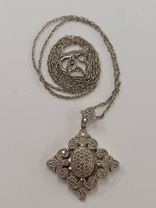 lot 6M image: Sterling Silver Necklace Chain With Intricate Diamond Pendant