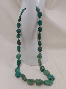 lot 153M image: Vintage Turquoise Bead Necklace with Sterling Clasp