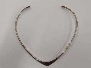 lot 158M image: Sterling Silver N.E.W. Torque Necklace Modern Design