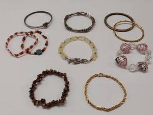lot 168M image: Unique Lot of Assorted Costume Jewelry Bracelets
