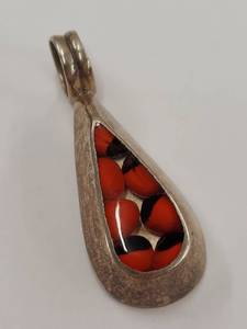 lot 201M image: Vintage Sterling Silver Teardrop Pendant 950
