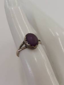 lot 204M image: Vintage Sterling Silver Ring with Purple Stone