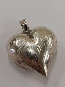 lot 207M image: Sterling Silver Engraved Heart Pendant