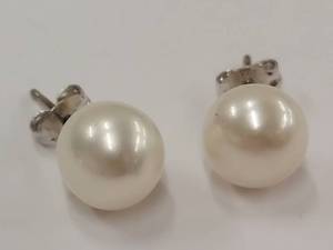 lot 213M image: Sterling Silver Pearl Stud Earrings 925