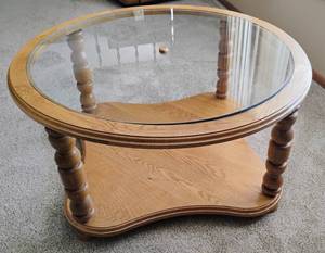 lot 60 image: Handmade Solid Oak Coffee Table