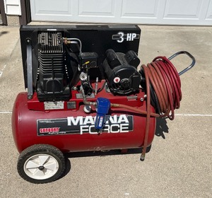 lot 20 image: 3HP Sanborn Magnaforce Air Compressor