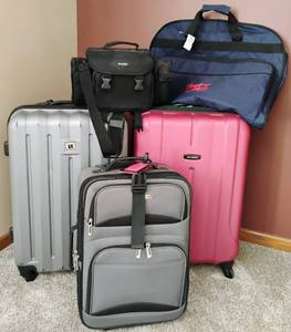 lot 18 image: Five Piece Luggage LOT
