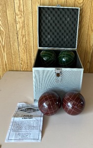 lot 64 image: Old School Sports Bocce Set