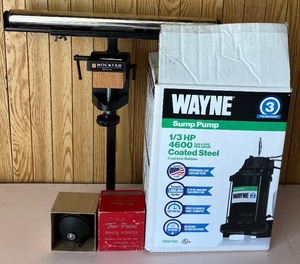 lot 68 image: Rockler Counter Mount Roller, 13hp Wayne Sump Pump
