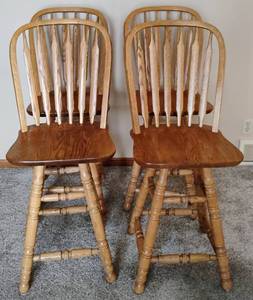 lot 129 image: Set of Four Stools - Swivel Solid Oak Very Nice