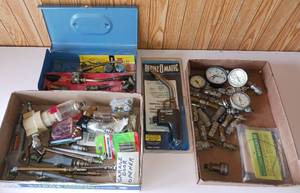 lot 118 image: Bernz-O-Matic Torch Kit and Accessories