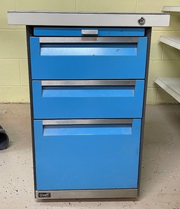 lot 38 image: Wright Line Three Drawer Metal Shop Cabinet