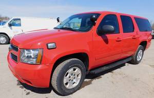 lot 7 image: 2012 Chevrolet 4WD Suburban - COMING SOON