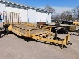 lot 13 image: 1996 DCT 16 Flatbed Utility Trailer