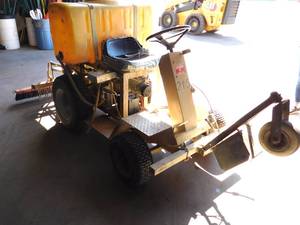 lot 22 image: 1997 Kromer B100 Field Striper