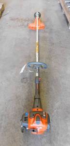 lot 28 image: Husqvarna Weed Trimmer #3
