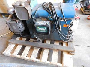 lot 47 image: 1978 Miller Gas Powered Generator Welder