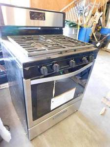 lot 67 image: Whirlpool Gas Stove