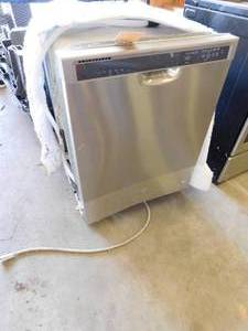 lot 68 image: Whirlpool Dishwasher