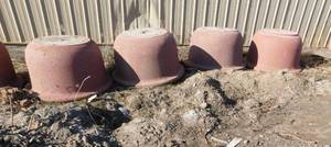 lot 76 image: 4 - Concrete Planters