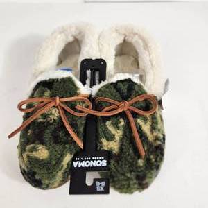 lot 6 image: New Sonoma Womens Slippers Camo Size XS 5-6