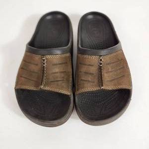 lot 7 image: Mens Crock Sandals Slip Ons Brown Size 7 Excellent Condition