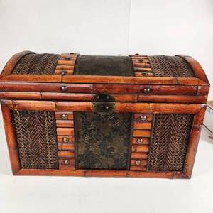 lot 36 image: Beautiful Wood Chest Wicker Sides Handles On Side 26 x 15 Good Condition