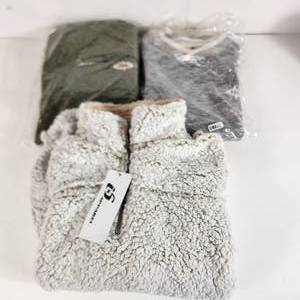 lot 49 image: Lot Of Three New Sweatshirts Green And Gray Minnesota USA Up North MN and Fleece Small And XL