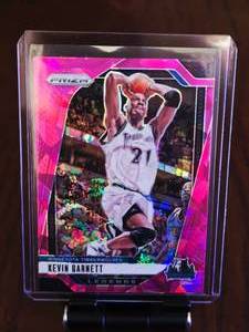 lot 126 image: KEVIN GARNETT 2024-25 PANINI PINK CRACKED ICE PRIZM LEGENDS