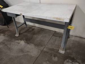 lot 22 image: Work Bench