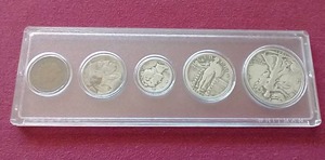 lot 7 image: Mismatched Coin Set - Nice US Coins