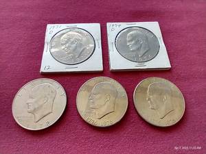 lot 38 image: (5) Eisenhower $1 Coins