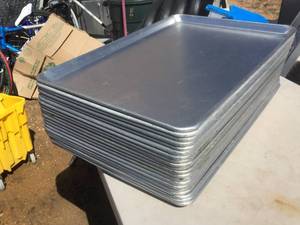 lot 103 image: (20) Aluminum CookieBun Pans 18 x 26